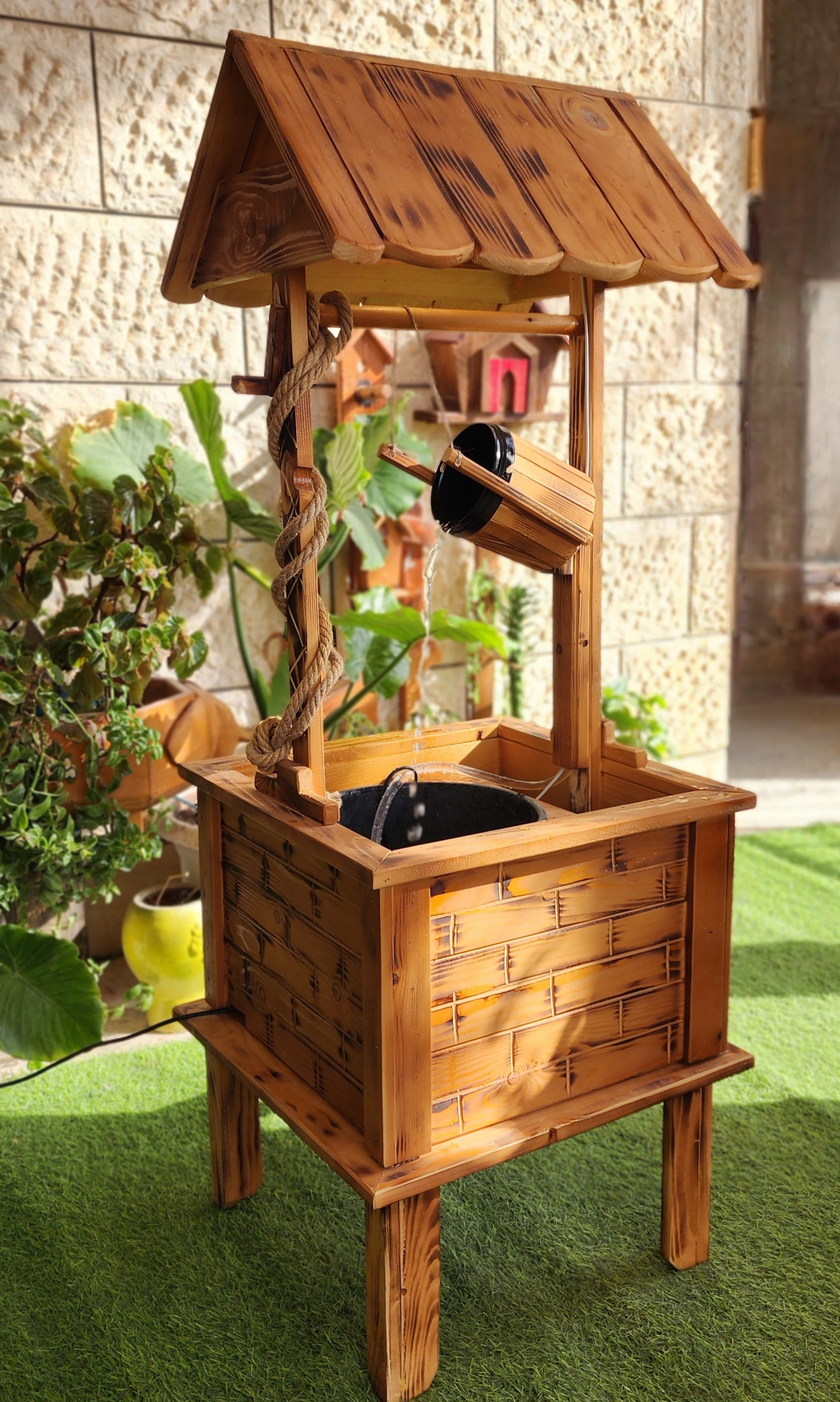 نافورة ماء خشبية ( مربعة )